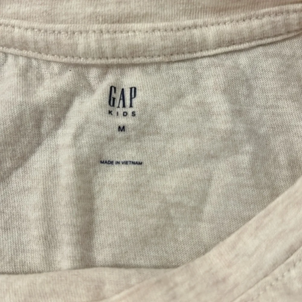 Gap Kids “Always Look Up For Rainbows” Tee Shirt